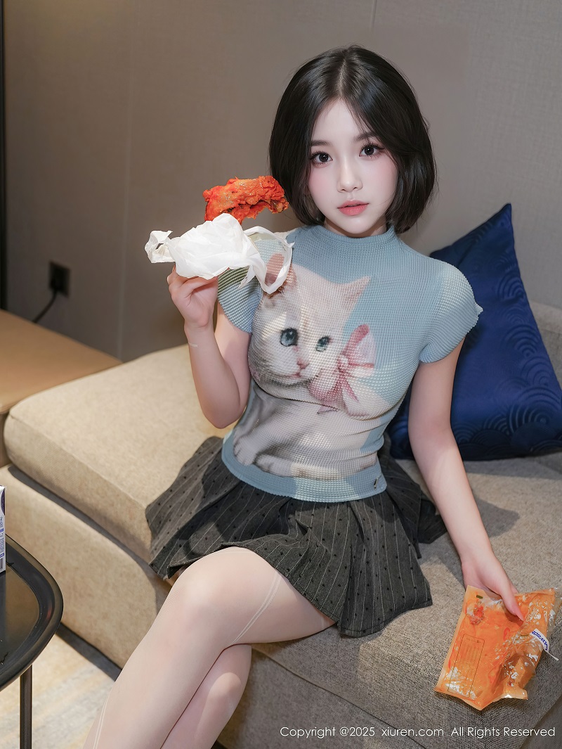 [XIUREN秀人网] 2025.09.30 NO.10830 汁汁 灰色短裙