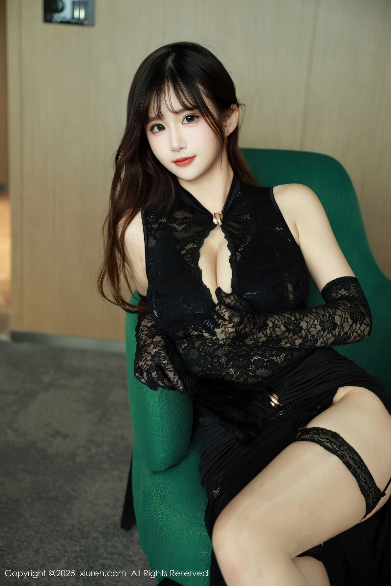 [XIUREN秀人网] 2025.09.30 NO.10831 小肉肉咪 黑色连体丝袜