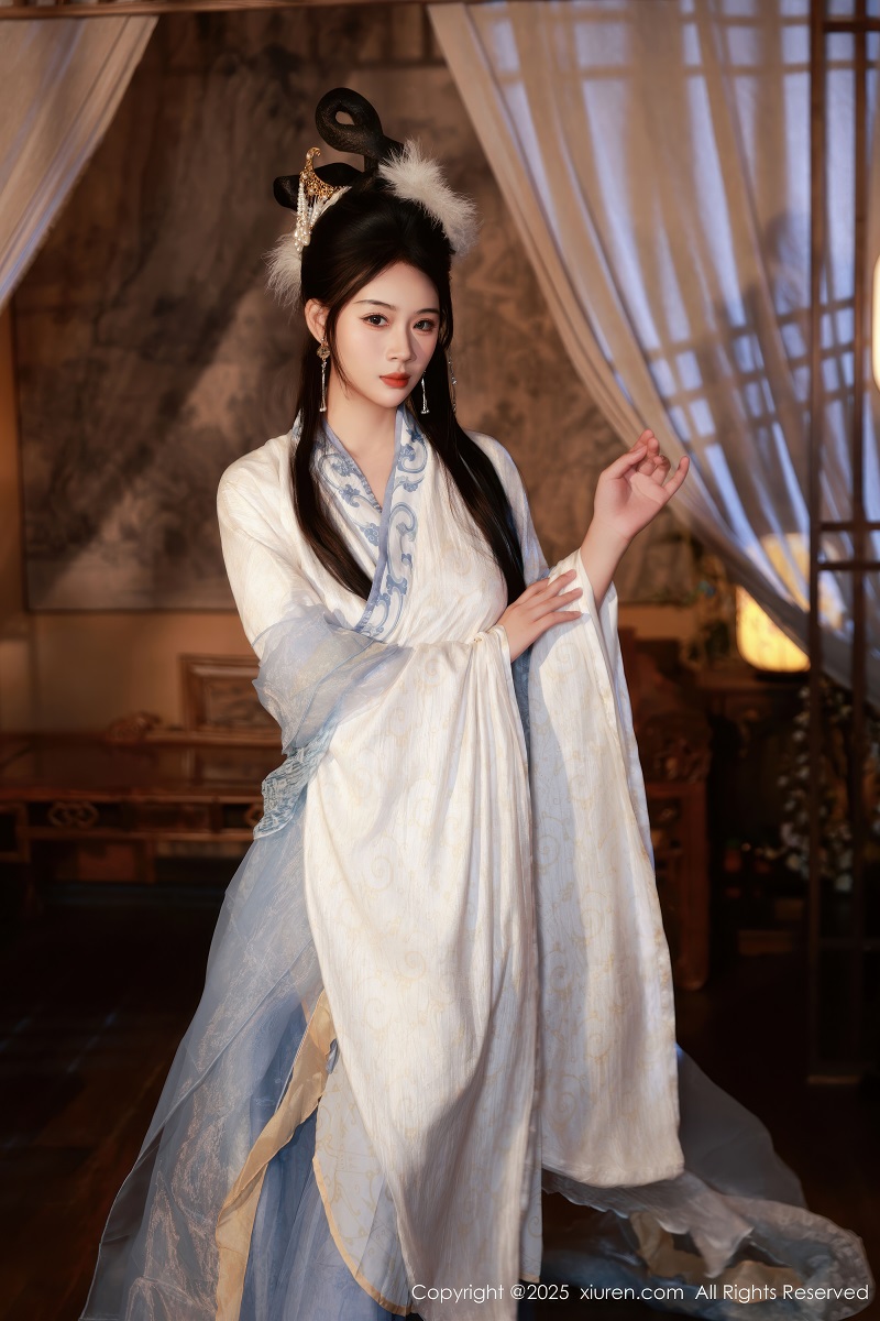 [XIUREN秀人网] 2025.09.30 NO.10835 南乔 中秋主题性感汉服