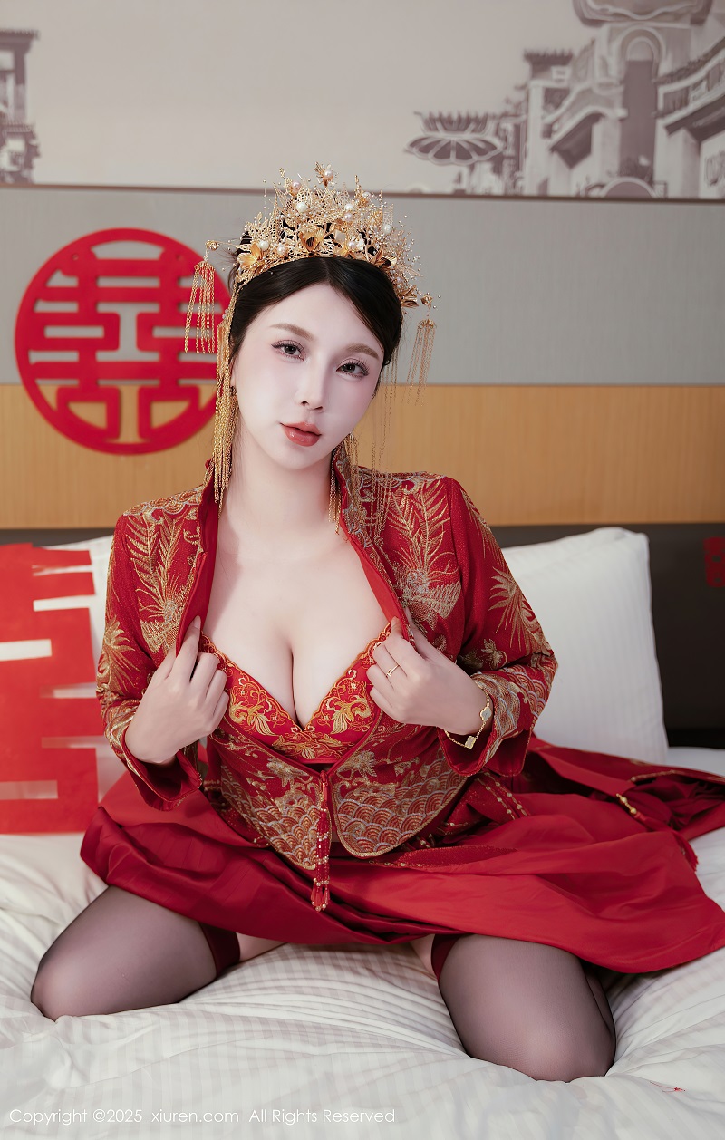 [XIUREN秀人网] 2025.10.14 NO.10865 小蛮妖Yummy 红色新娘服饰