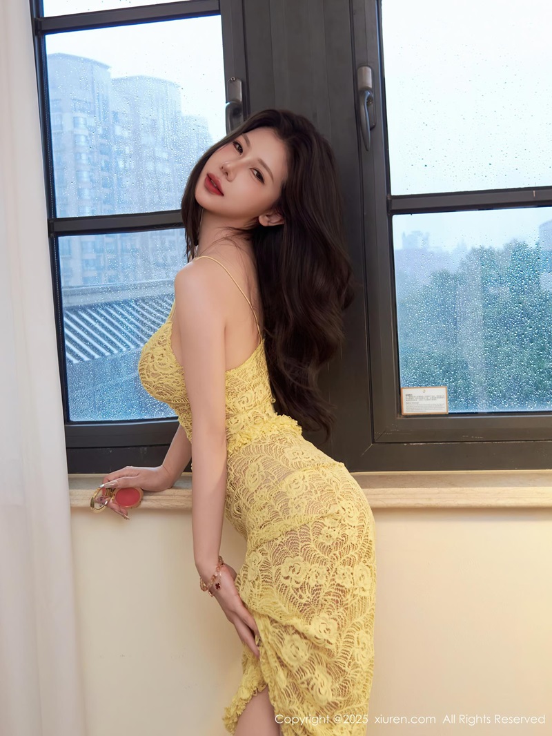 [XIUREN秀人网] 2025.10.16 NO.10879 尹甜甜sunny 性感淡黄蕾丝裙