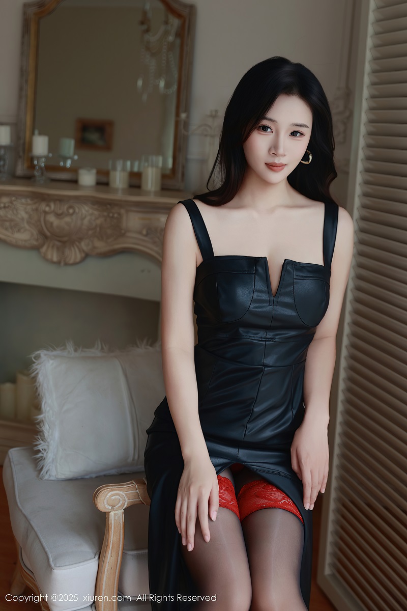 [XIUREN秀人网] 2025.10.17 NO.10885 南乔 性感黑色皮裙