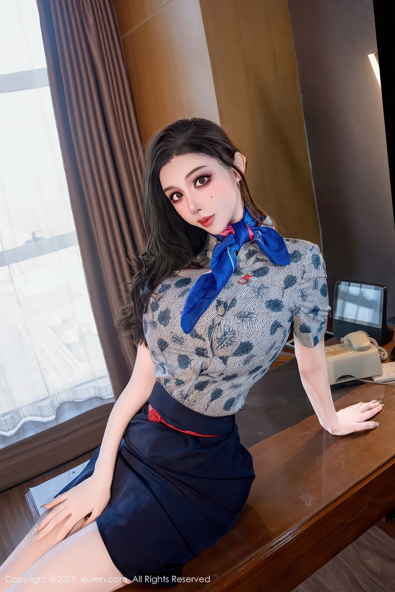 [XIUREN秀人网] 2025.11.24 NO.11024 珍娜 空乘桌面情欲奔放系列